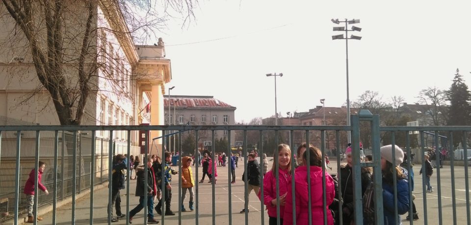 Kraj protesta u Zemunu – Deca pošla na nastavu